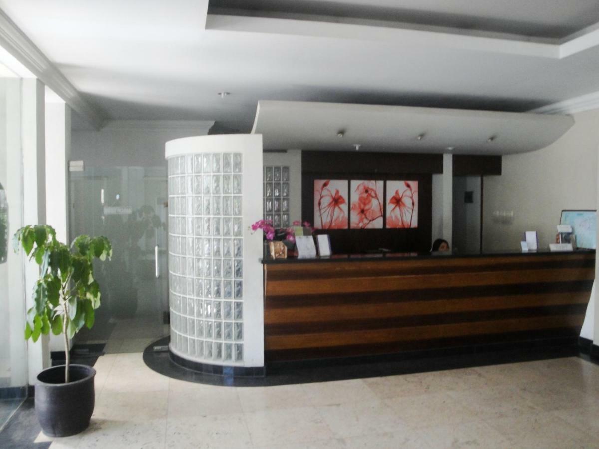 Hotel Merbabu Semarang Bagian luar foto