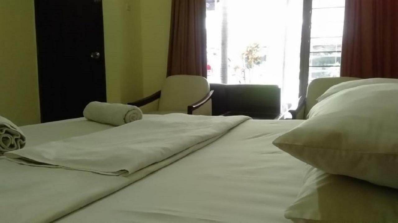 Hotel Merbabu Semarang Bagian luar foto