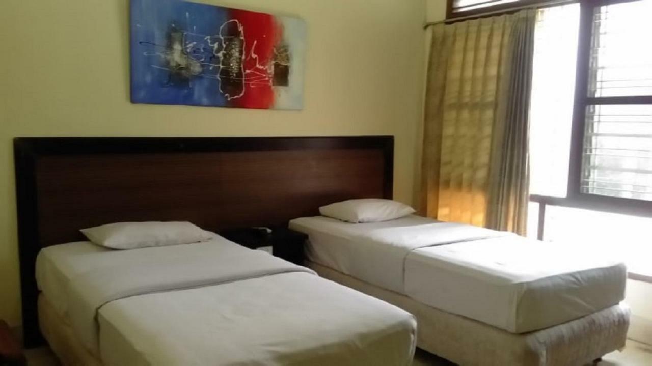 Hotel Merbabu Semarang Bagian luar foto