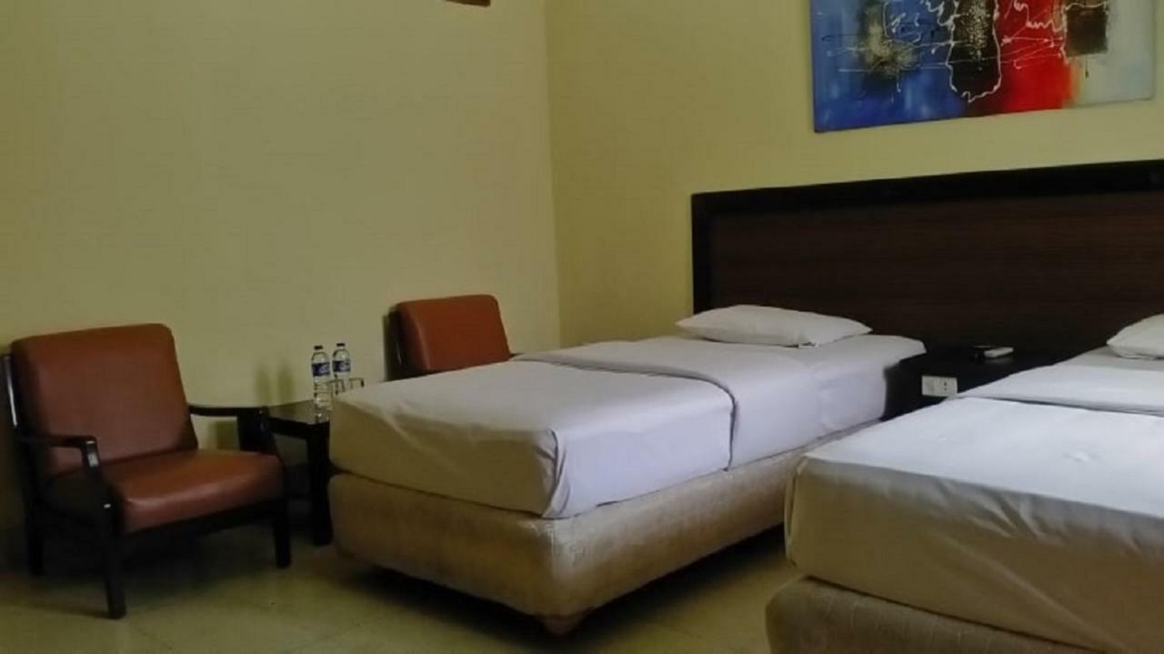 Hotel Merbabu Semarang Bagian luar foto